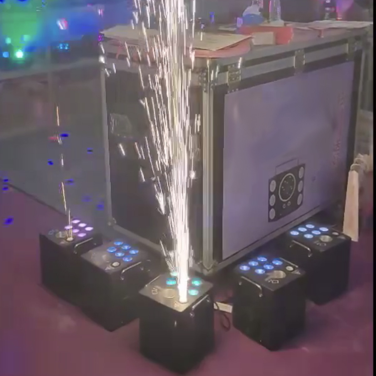 Lighting Wedding Outdoor - 600W LED Koude Vonkenmachine met RGB